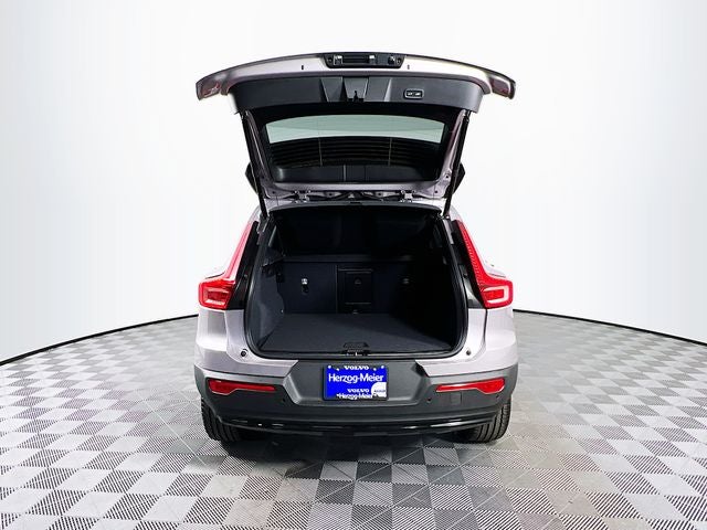 2026 Volvo XC40 B5 Core