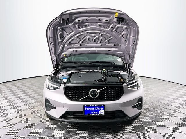 2026 Volvo XC40 B5 Core