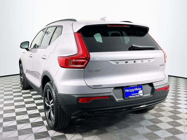 2026 Volvo XC40 B5 Core