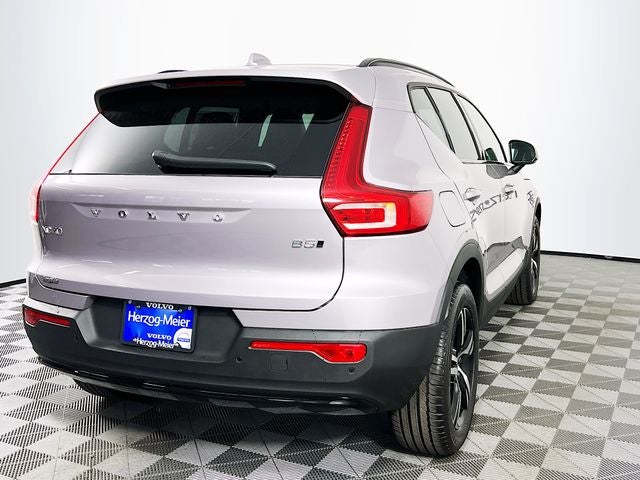 2026 Volvo XC40 B5 Core