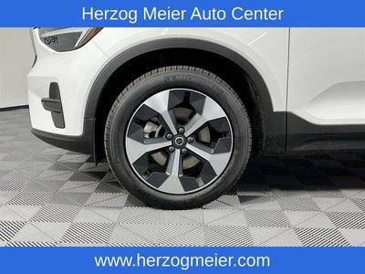 2025 Volvo XC40 B5 Core