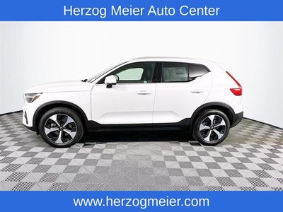 2025 Volvo XC40 B5 Core
