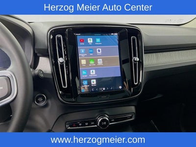 2025 Volvo XC40 B5 Core