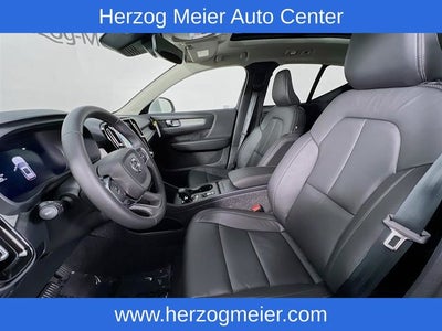 2025 Volvo XC40 B5 Core