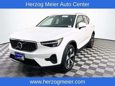 2025 Volvo XC40 B5 Core