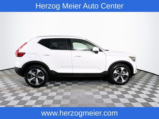 2025 Volvo XC40 B5 Core