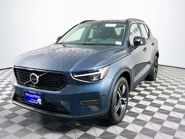 2026 Volvo XC40 B5 Core