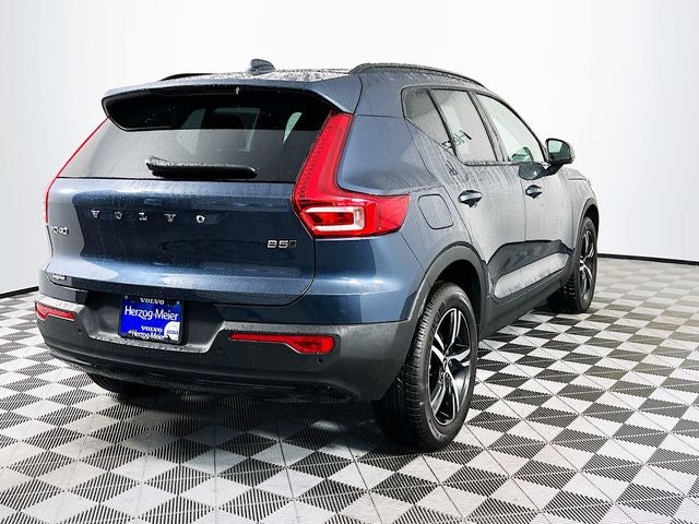 2026 Volvo XC40 B5 Core