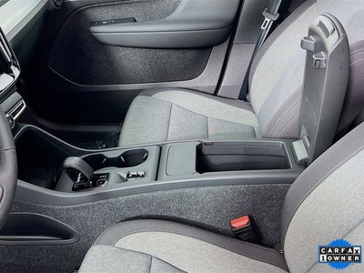 2025 Volvo XC40 B5 Core