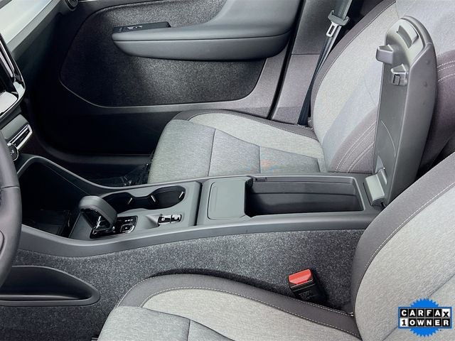 2025 Volvo XC40 B5 Core