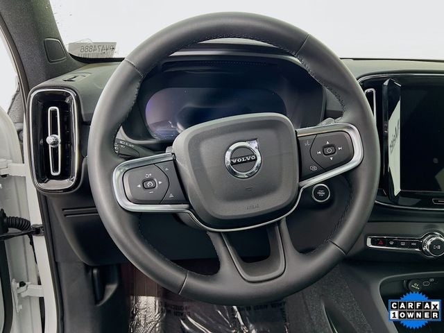 2025 Volvo XC40 B5 Core