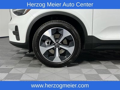 2025 Volvo XC40 B5 Core