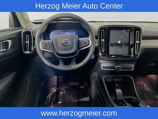 2025 Volvo XC40 B5 Core