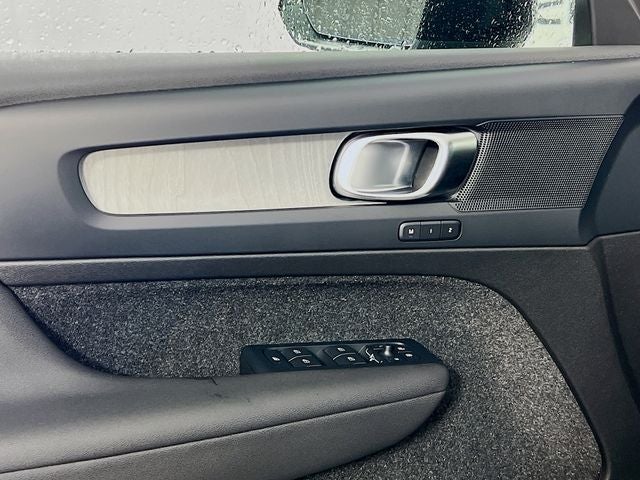 2026 Volvo XC40 B5 Core