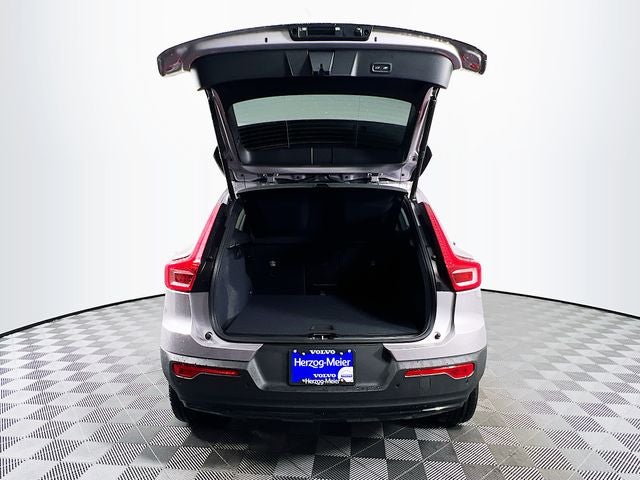 2026 Volvo XC40 B5 Core