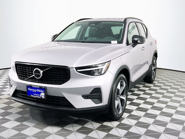 2026 Volvo XC40 B5 Core