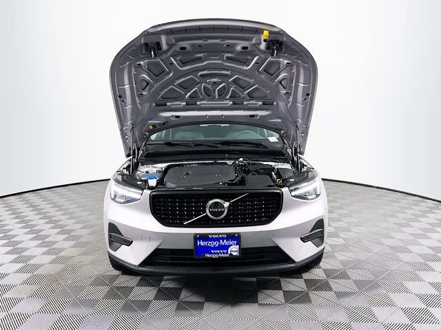 2026 Volvo XC40 B5 Core