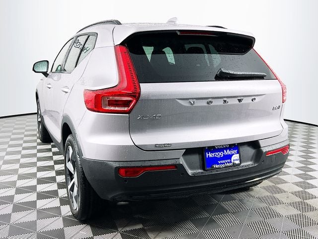 2026 Volvo XC40 B5 Core
