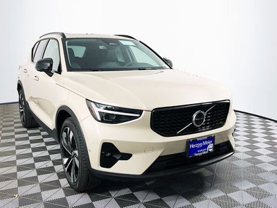 2026 Volvo XC40 B5 Ultra