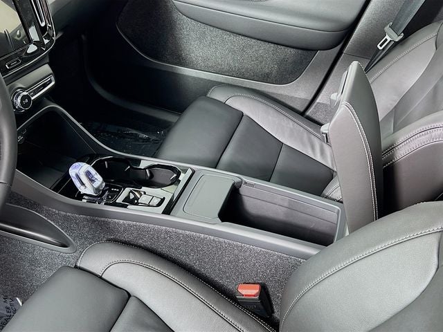 2026 Volvo XC40 B5 Ultra