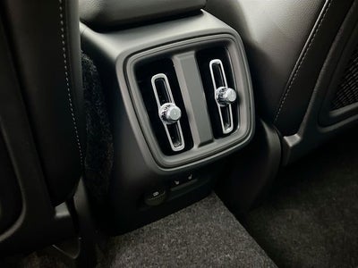 2026 Volvo XC40 B5 Ultra