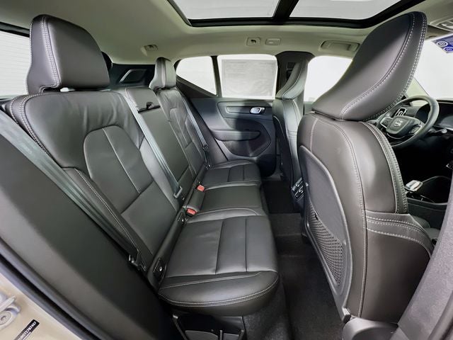 2026 Volvo XC40 B5 Ultra