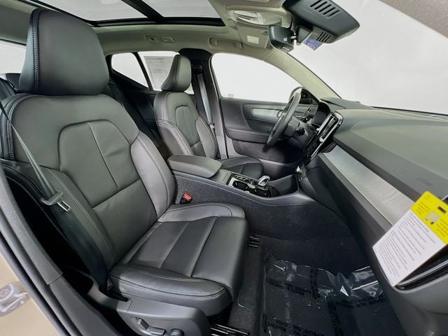 2026 Volvo XC40 B5 Ultra