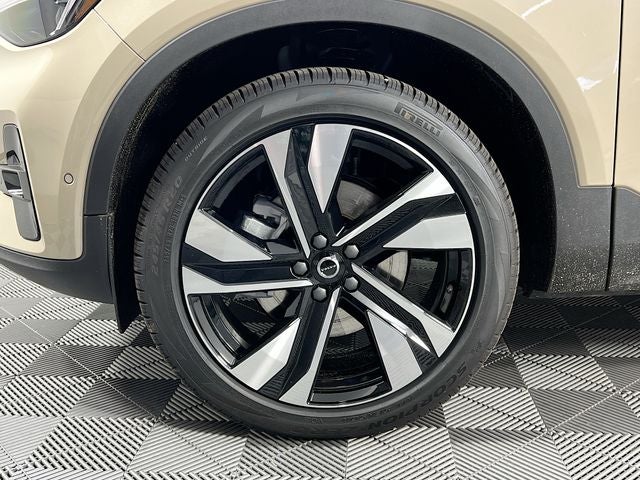 2026 Volvo XC40 B5 Ultra