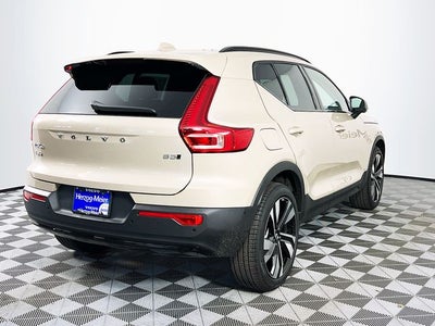 2026 Volvo XC40 B5 Ultra
