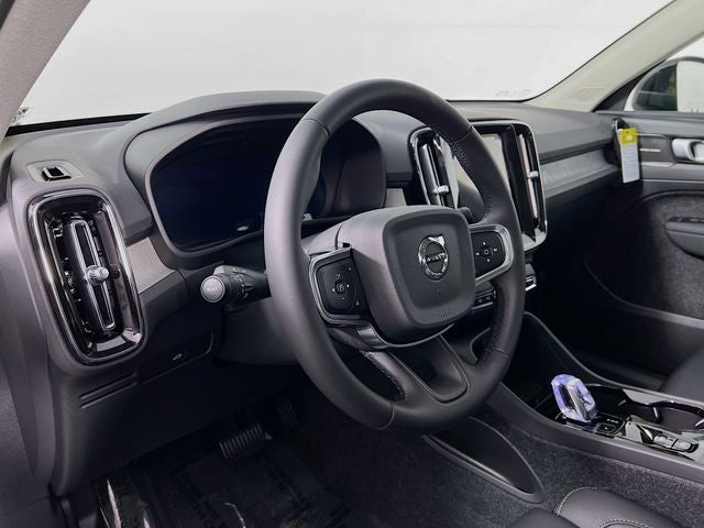 2026 Volvo XC40 B5 Ultra