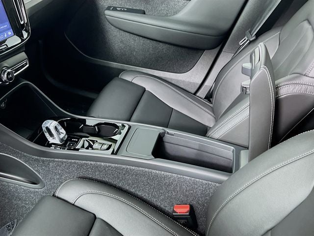 2026 Volvo XC40 B5 Ultra