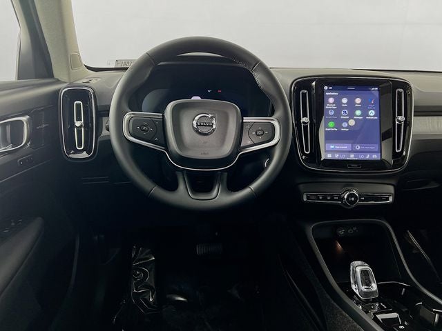 2026 Volvo XC40 B5 Ultra