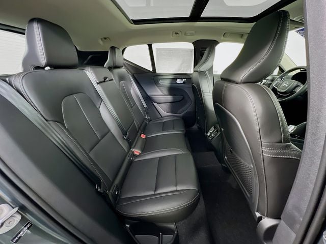 2026 Volvo XC40 B5 Ultra