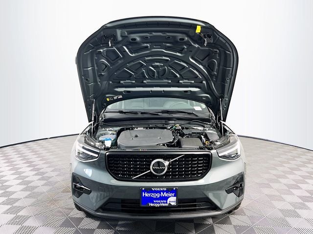 2026 Volvo XC40 B5 Ultra