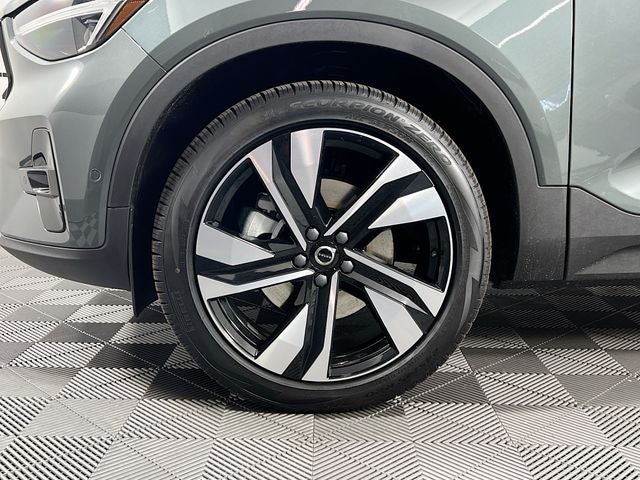 2026 Volvo XC40 B5 Ultra