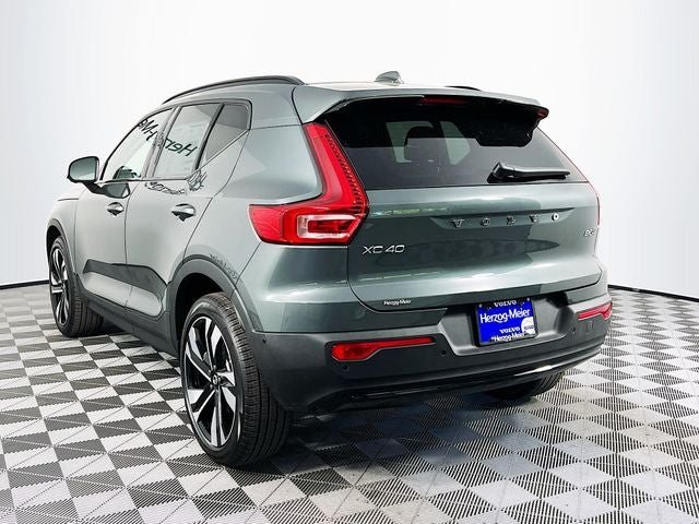 2026 Volvo XC40 B5 Ultra