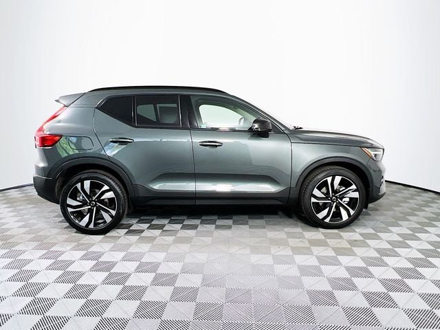 2026 Volvo XC40 B5 Ultra