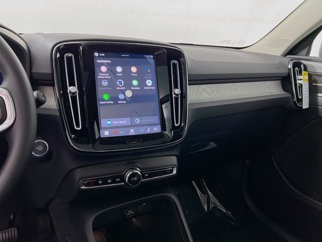 2026 Volvo XC40 B5 Ultra