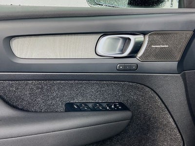 2026 Volvo XC40 B5 Ultra