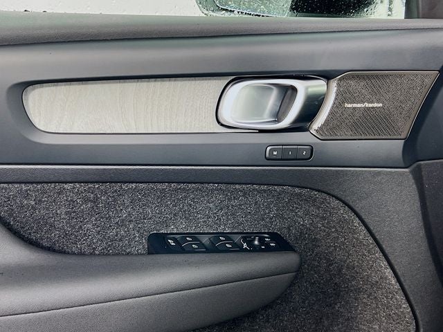 2026 Volvo XC40 B5 Ultra