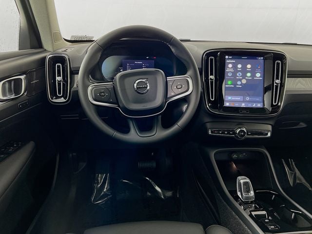 2026 Volvo XC40 B5 Ultra