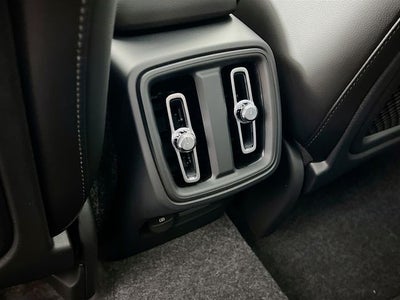 2026 Volvo XC40 B5 Ultra