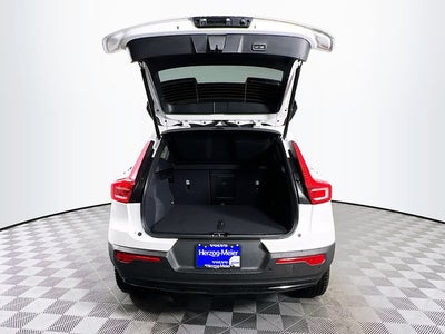 2026 Volvo XC40 B5 Ultra