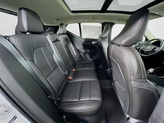 2026 Volvo XC40 B5 Ultra