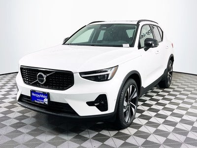 2026 Volvo XC40 B5 Ultra
