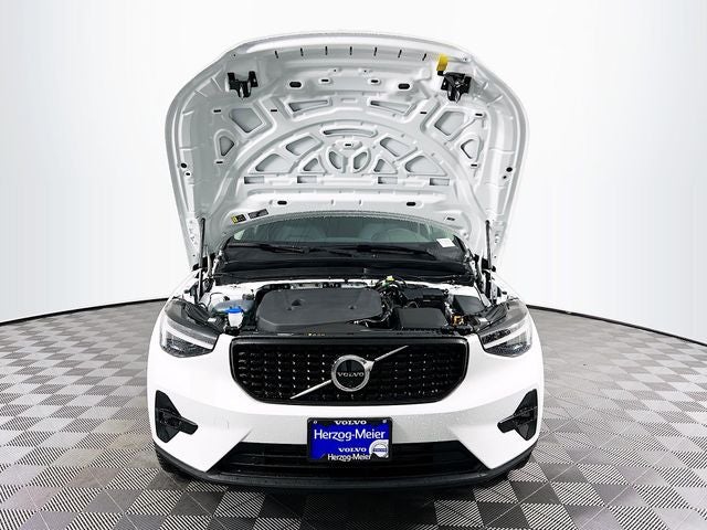 2026 Volvo XC40 B5 Ultra