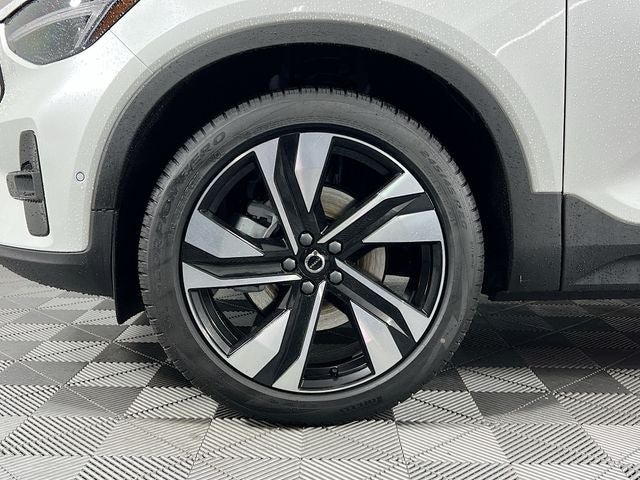 2026 Volvo XC40 B5 Ultra