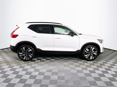 2026 Volvo XC40 B5 Ultra