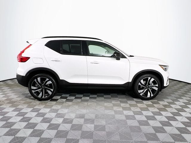 2026 Volvo XC40 B5 Ultra
