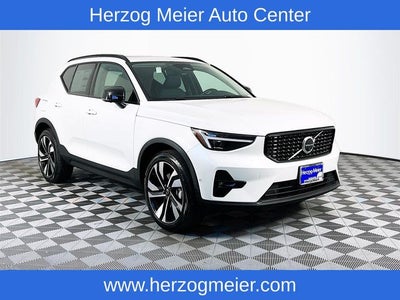 2023 Volvo XC40 B5 Ultimate